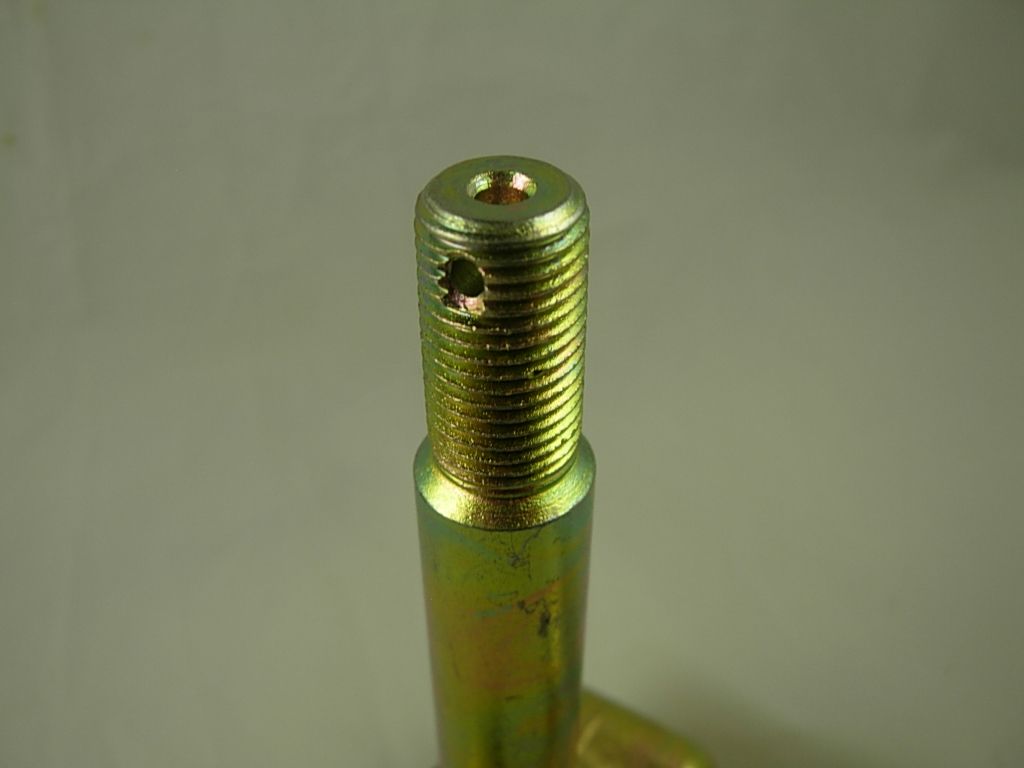 SPINDLE RIGHT SIDE 10819-A46-9