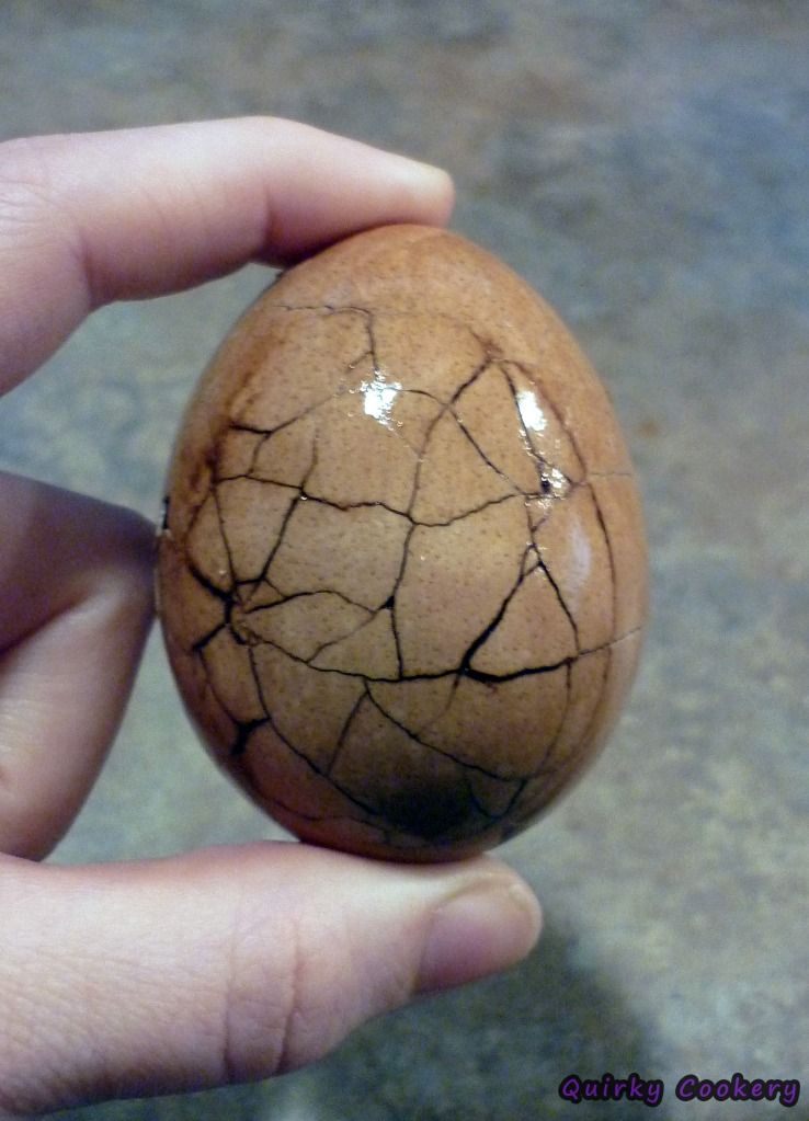 Cracked shell for a marble egg