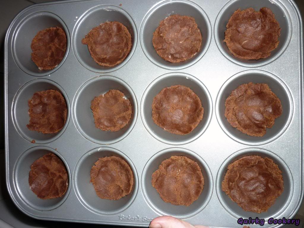 Use a muffin tin to fill cookies
