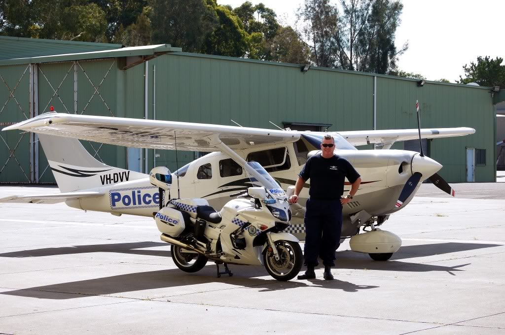 Traffic_261_Yamaha_FJR1300_POLAIR6_Cessna_Aerial_Enforcement_Unit_and_Traffic-POLAIR_officer_-_Flickr_-_Highway_Patrol_Images.jpg