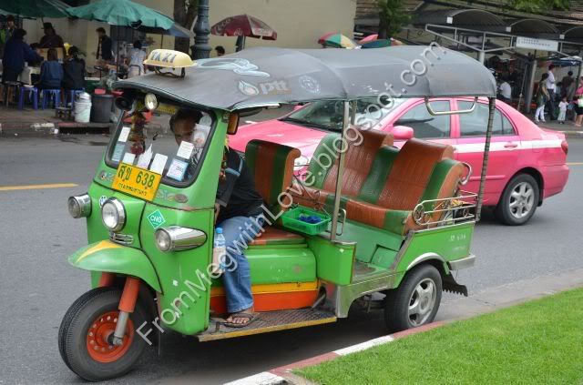 Tuk-tuk in Bangkok - Thailanda Tuk-tuk in Bangkok - Thailanda