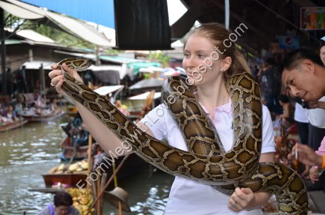 Floating Market Damnoensaduak - Thailanda Floating Market Damnoensaduak - Thailanda
