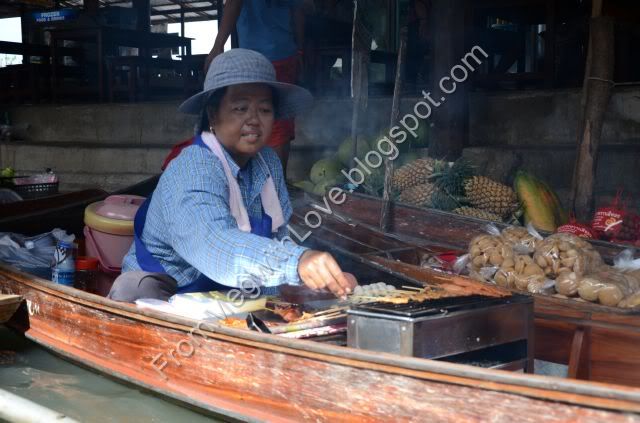 Floating Market Damnoensaduak - Thailanda Floating Market Damnoensaduak - Thailanda