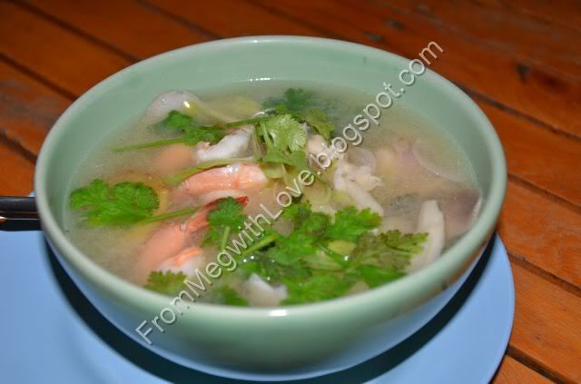 Bucatarie locala - supa Tom Yum - Koh Phi Phi Don - Thailanda Bucatarie locala - supa Tom Yum - Koh Phi Phi Don - Thailanda