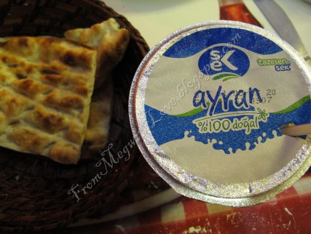 Mancare servita in Turcia - Ayran Mancare servita in Turcia - Ayran