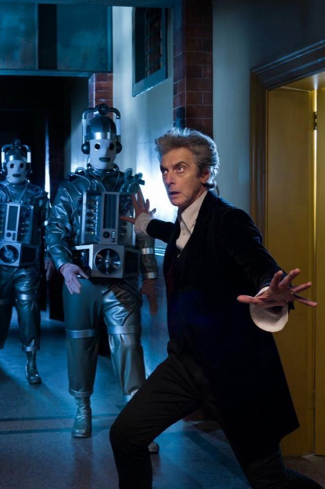 peter-capaldi-with-classic-cybermen_zpsxp5my8vq.jpg
