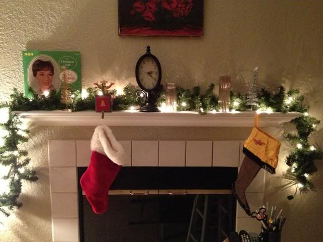 xmasfireplace.jpg