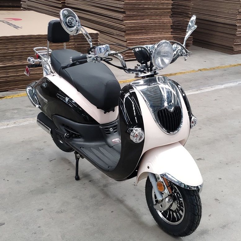 New Trail Master Sorrento 150A Scooter